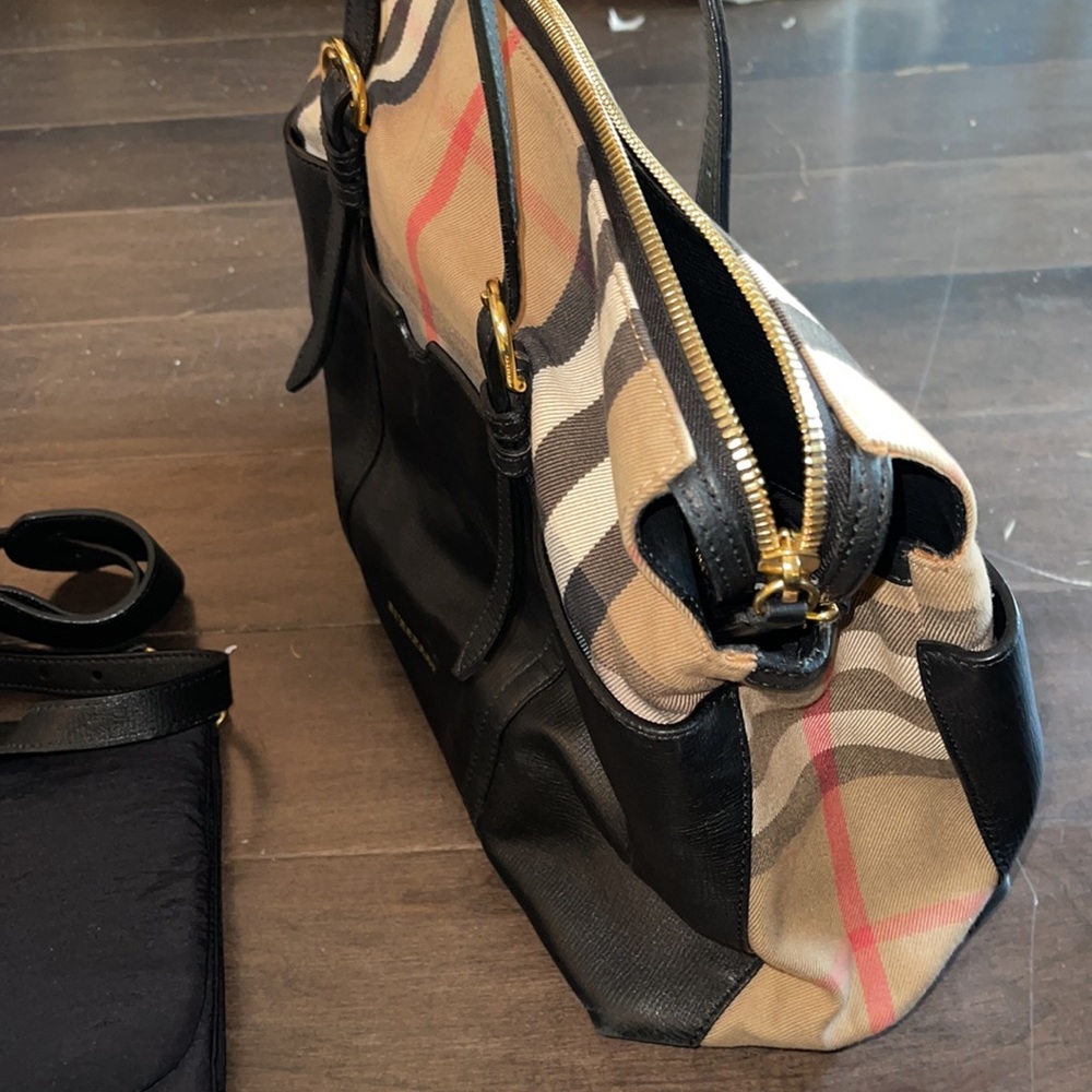 Burberry diaper bag - Picture 4 of 7